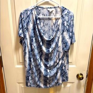Vintage Jaclyn Smith Blue and White Snake Print Top size XL